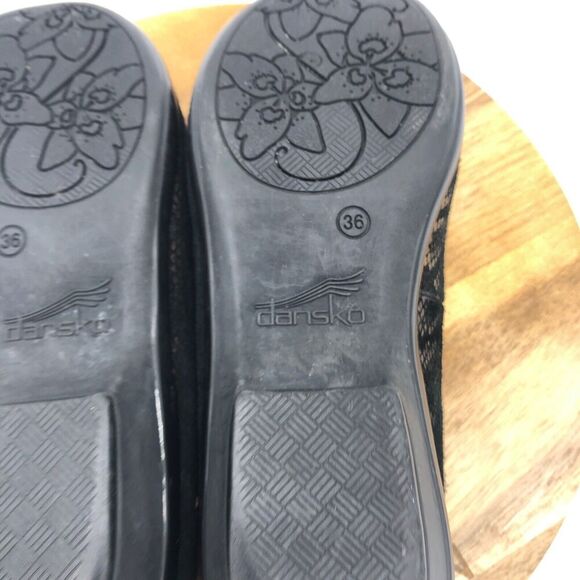 Dansko Olivia Loafers Shoe Womens EU 36 US 5.5-6 Black Gold Snake Print Flat - Picture 6 of 8